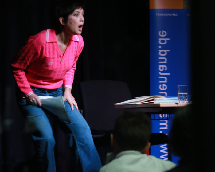 Madeleine Wehler liest vor in der Mendel-Grundschule